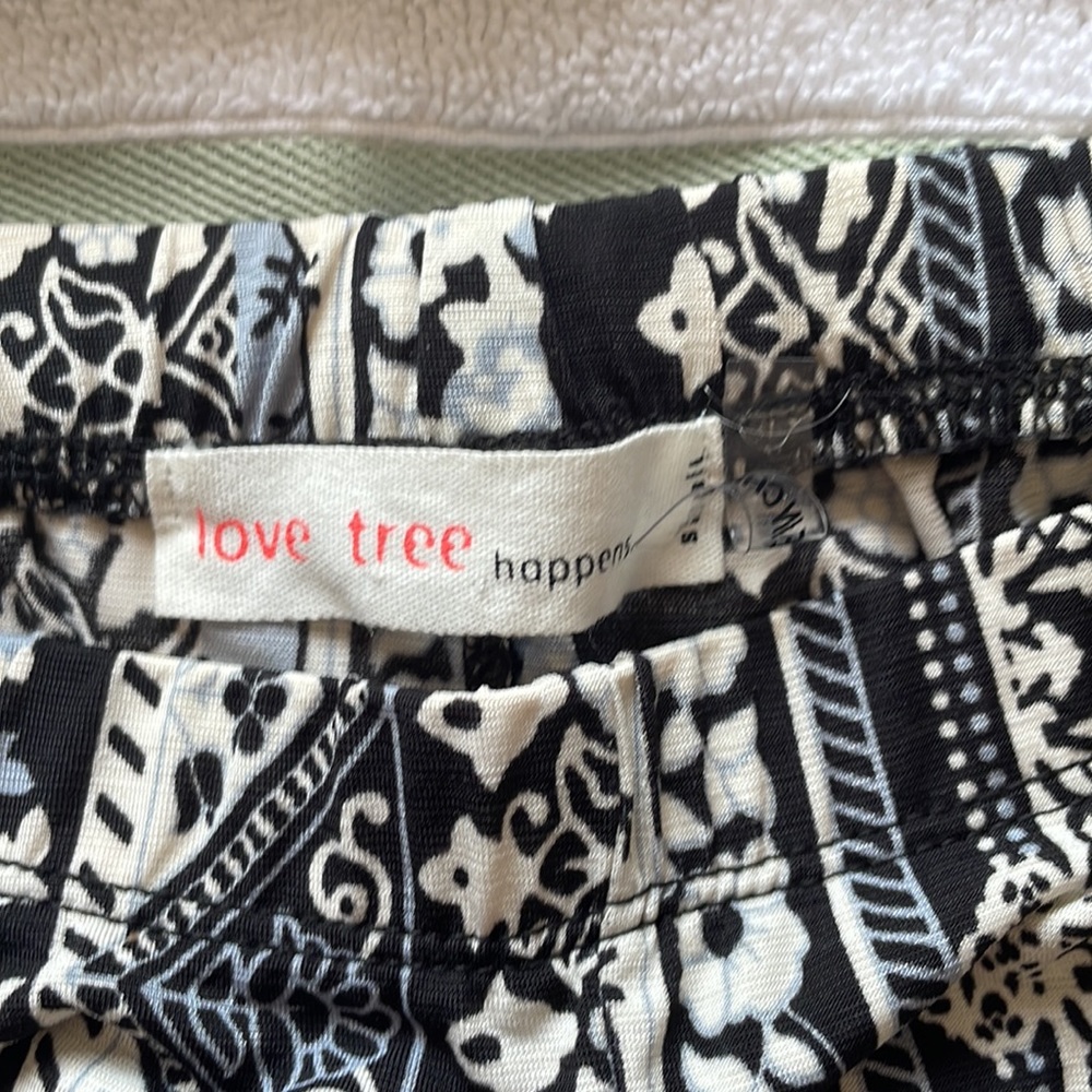 Patterned pants - Picture 3 of 3